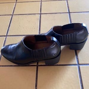 VERY NICE COMFORTABLE DRESS SHOES